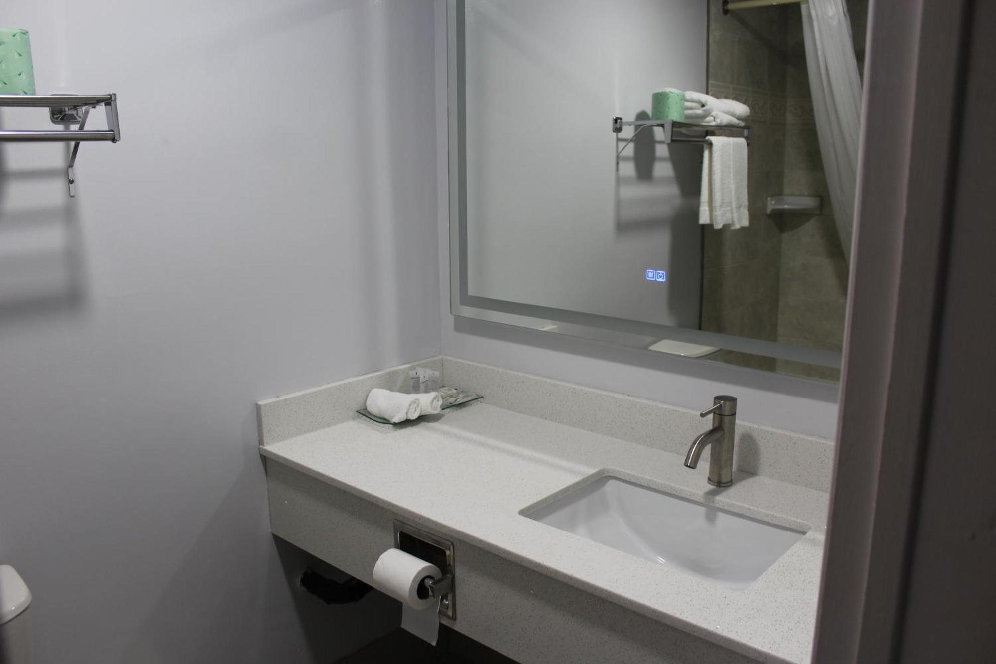 Bancroft Inn & Suites Kültér fotó