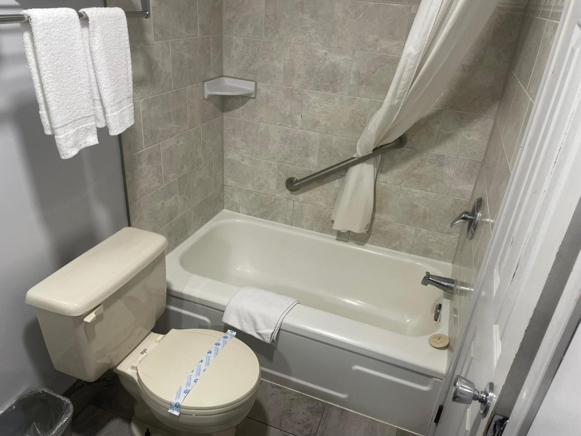 Bancroft Inn & Suites Kültér fotó